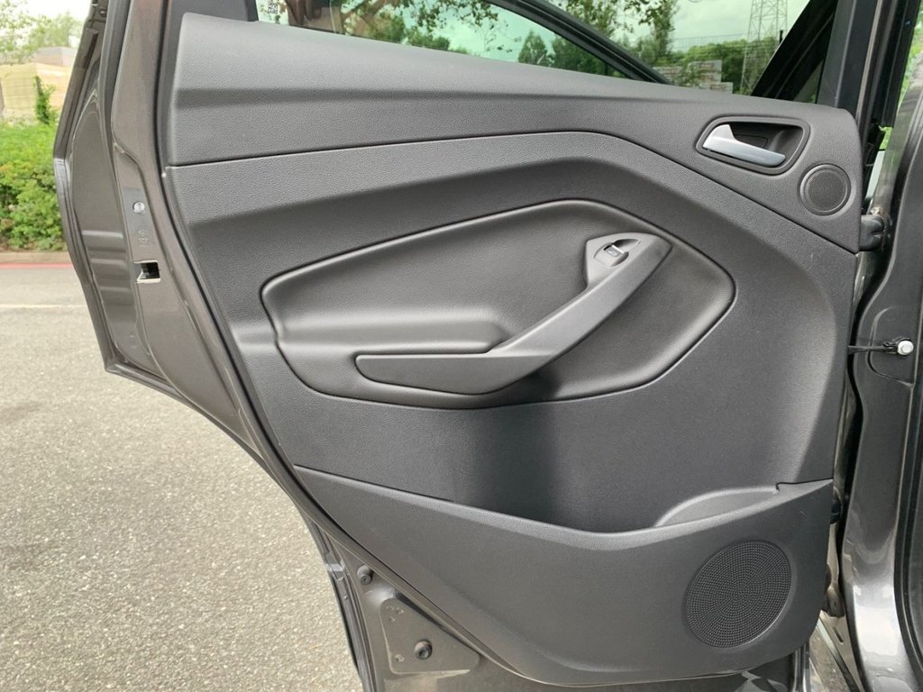 Used Ford Kuga 2015 for sale - 76509809: Photo 27