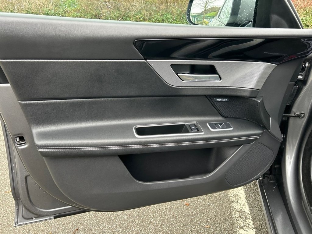 Used Jaguar XF 2018 for sale - 77795040: Photo 28