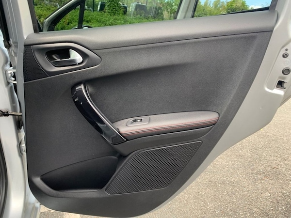 Used Peugeot 208 2016 for sale - 74522965: Photo 26