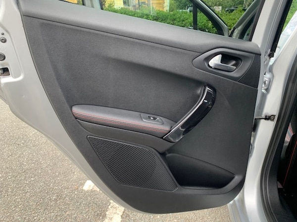 Used Peugeot 208 2016 for sale - 74522965: Photo 28