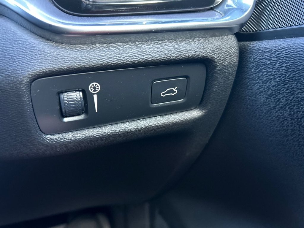 Used Volvo V60 2019 for sale - 77779866: Photo 30