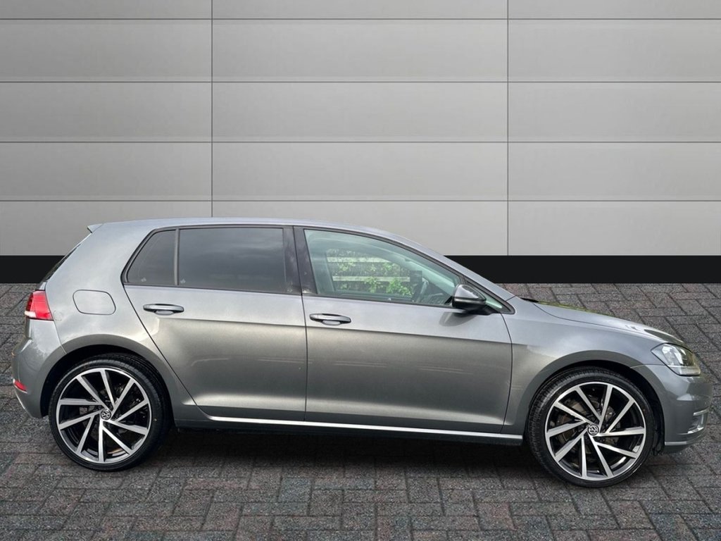 Used Volkswagen Golf 2018 for sale - 76985875: Photo 9