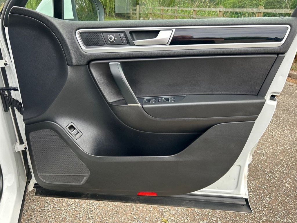 Used Volkswagen Touareg 2016 for sale - 77498416: Photo 25