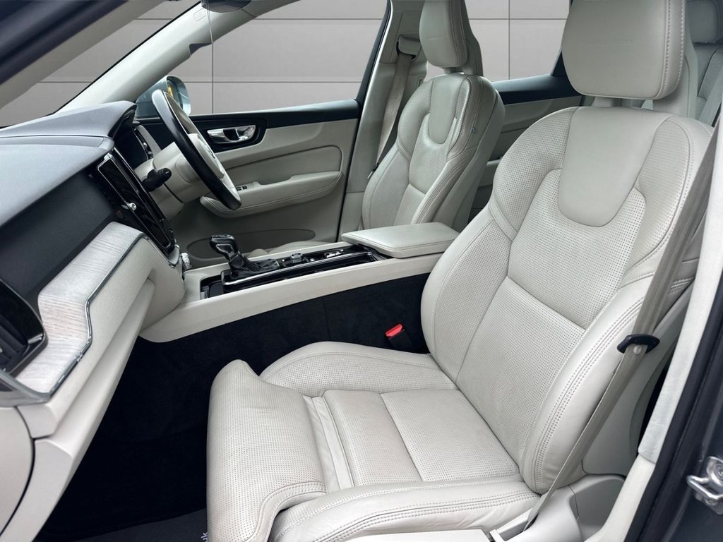 Used Volvo XC60 2018 for sale - 76313231: Photo 13