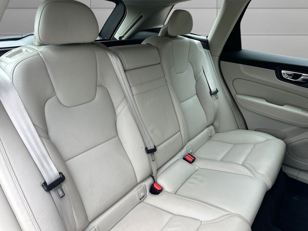 Used Volvo XC60 2018 for sale - 76313231: Photo 17