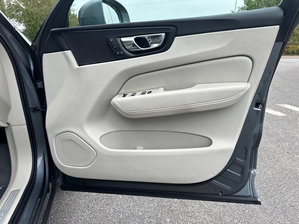 Used Volvo XC60 2018 for sale - 76313231: Photo 24