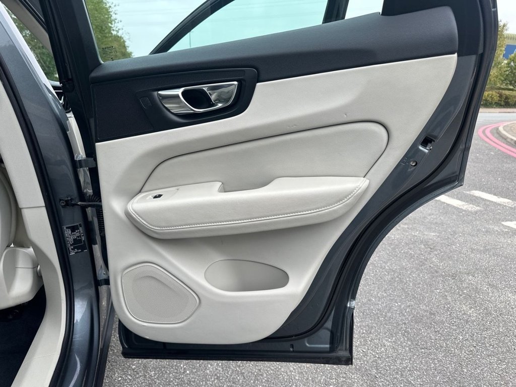 Used Volvo XC60 2018 for sale - 76313231: Photo 25