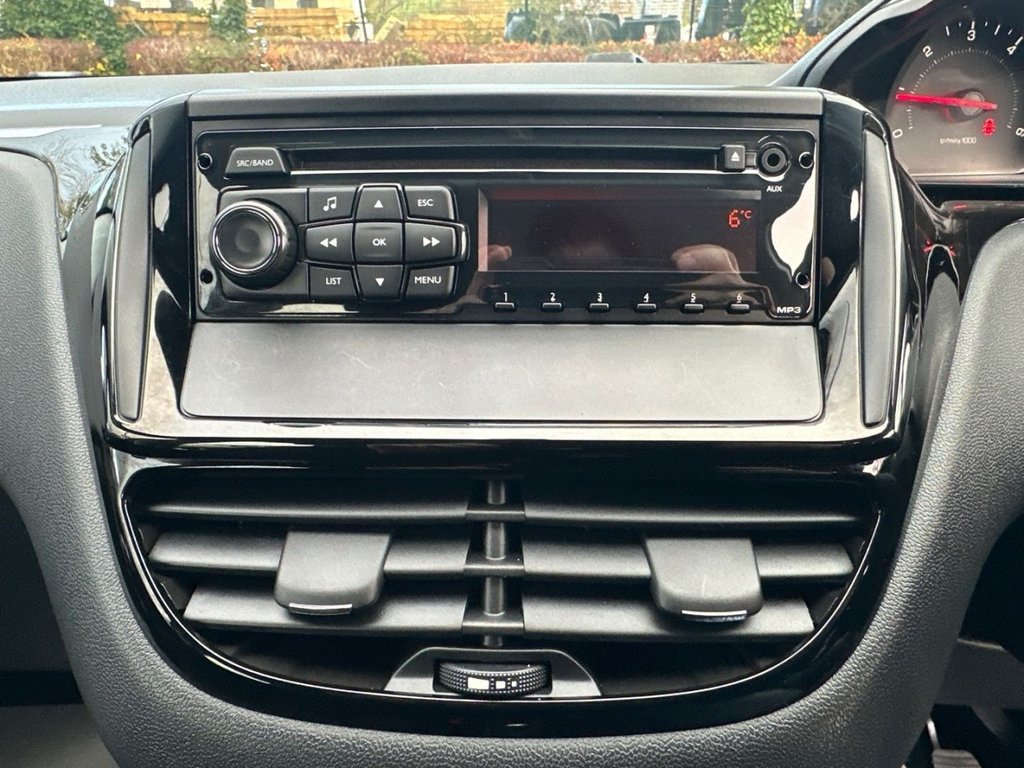 Used Peugeot 208 2012 for sale - 77049003: Photo 20