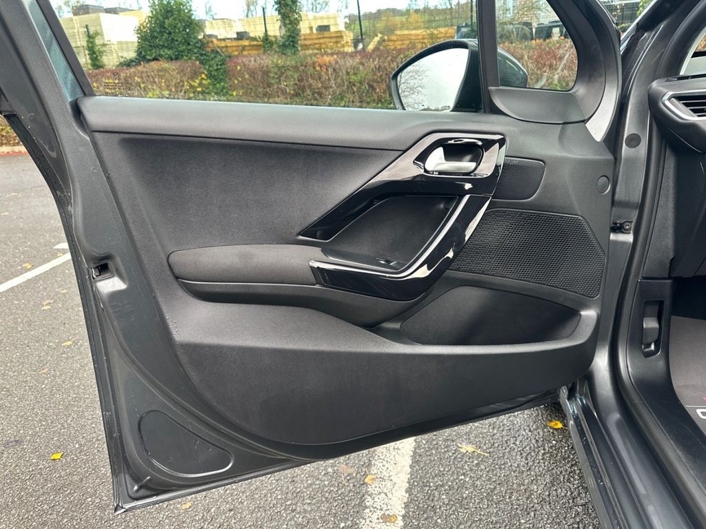 Used Peugeot 208 2012 for sale - 77049003: Photo 24