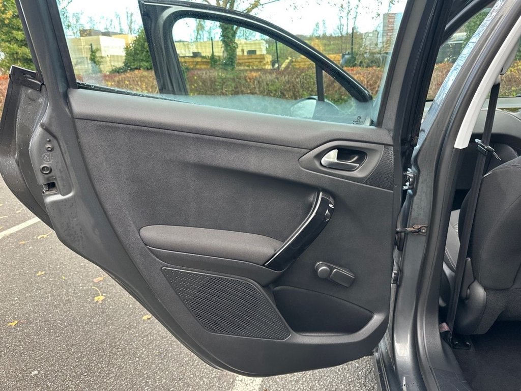 Used Peugeot 208 2012 for sale - 77049003: Photo 25