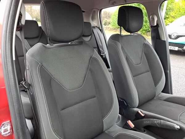 Used Renault Clio 2018 for sale - 76937135: Photo 17