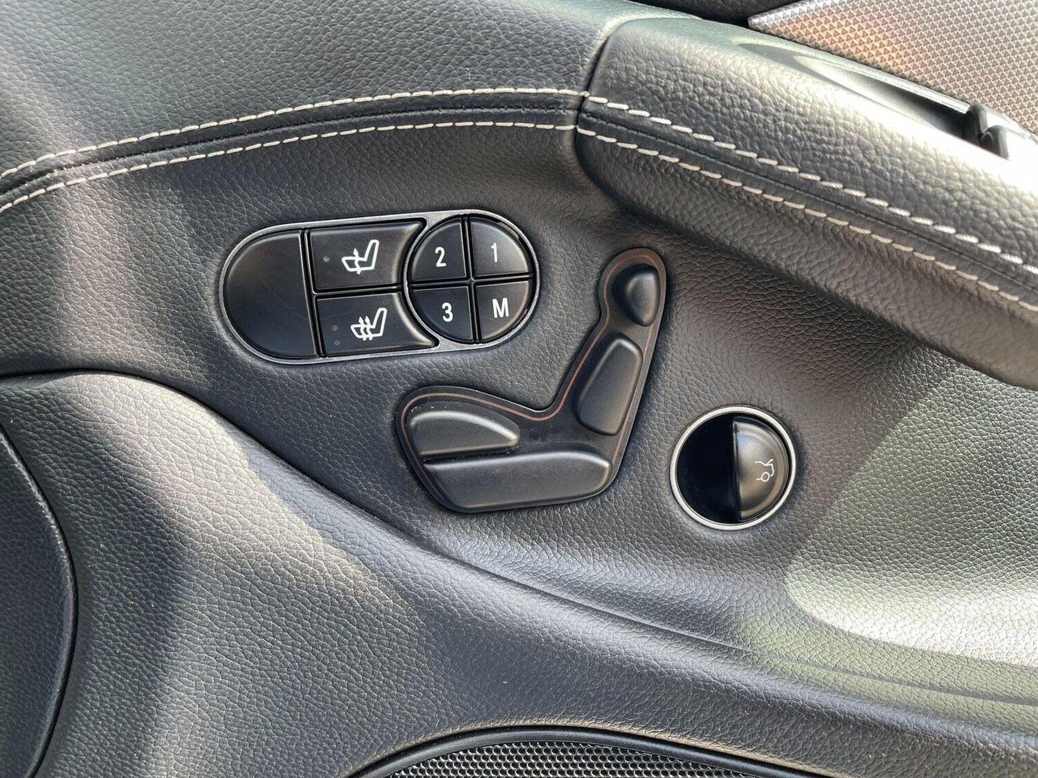 Used Mercedes-Benz SL 2009 for sale - 78149894: Photo 15