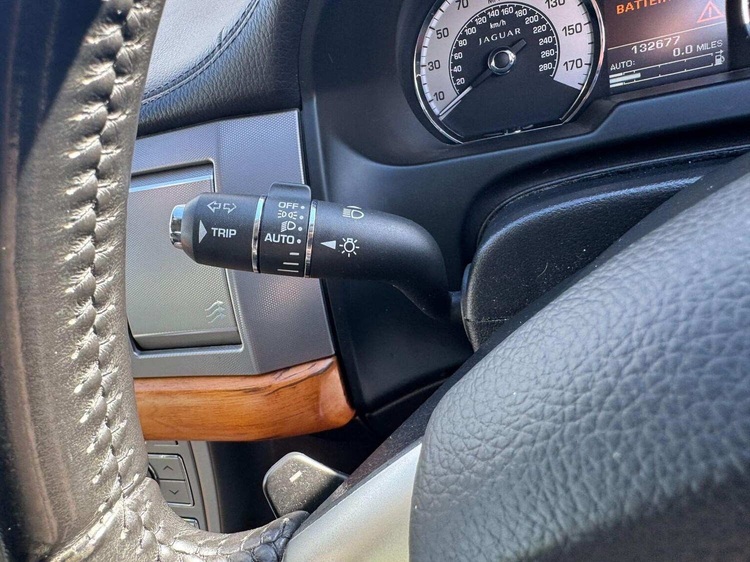 Used Jaguar XF 2011 for sale - 78149884: Photo 25