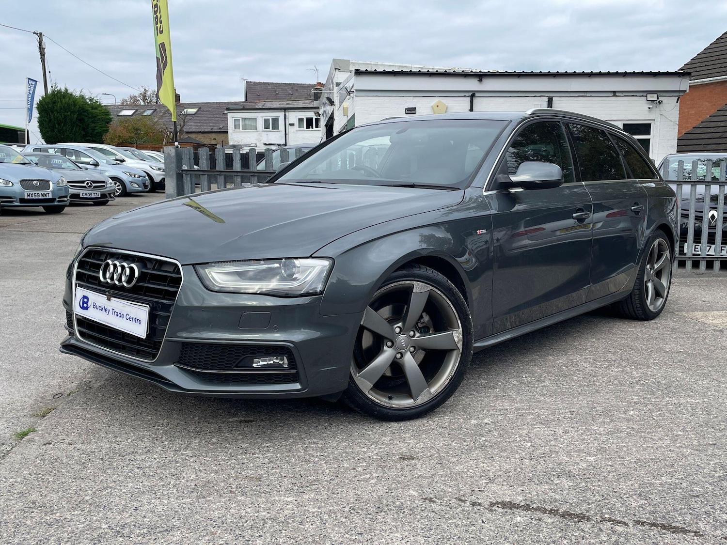 Used Audi A4 Avant 2013 for sale - 76307001: Photo 1