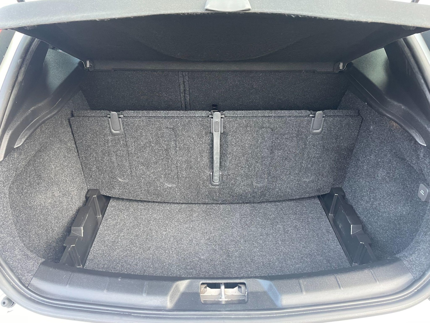 Used Volvo V40 2025 for sale - 76538868: Photo 19