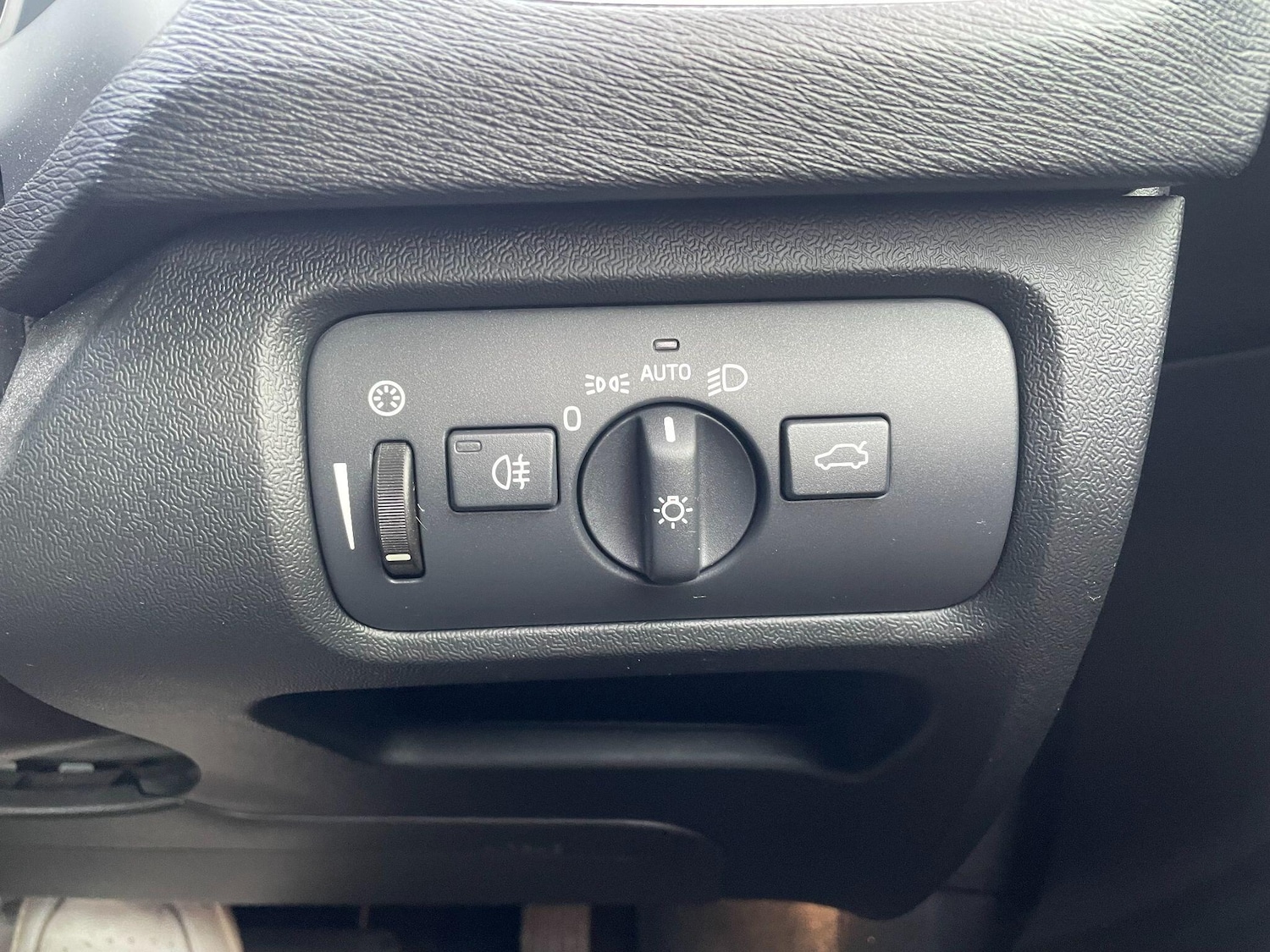 Used Volvo V40 2025 for sale - 76538868: Photo 26