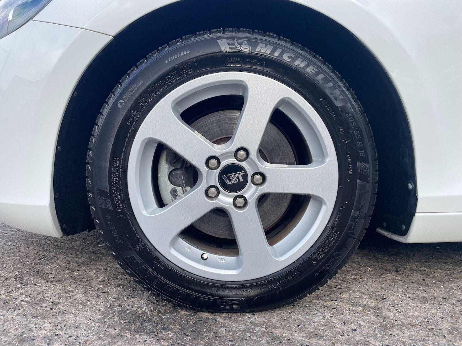 Used Volvo V40 2025 for sale - 76538868: Photo 9