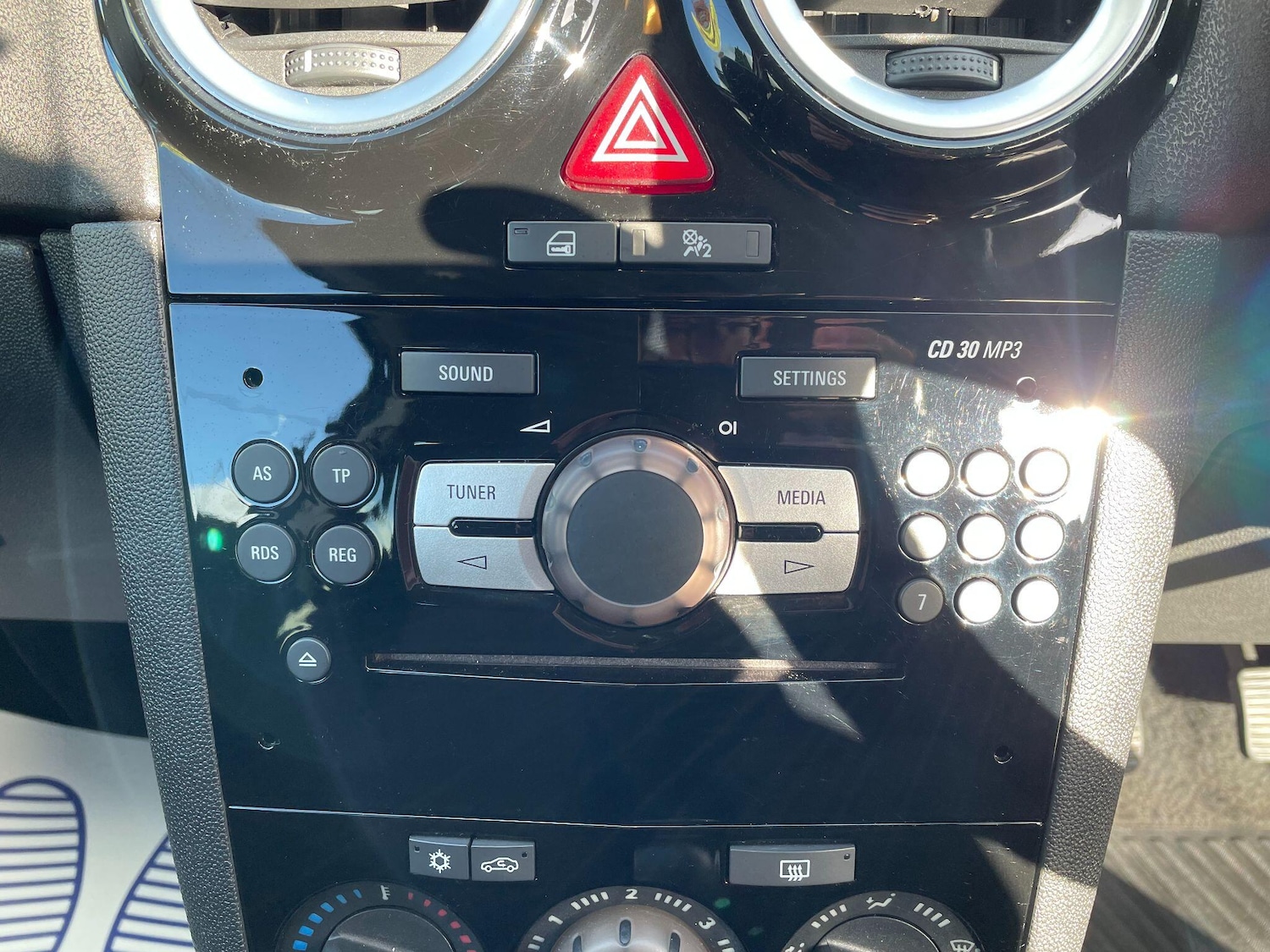 Used Vauxhall Corsa 2012 for sale - 76377979: Photo 25