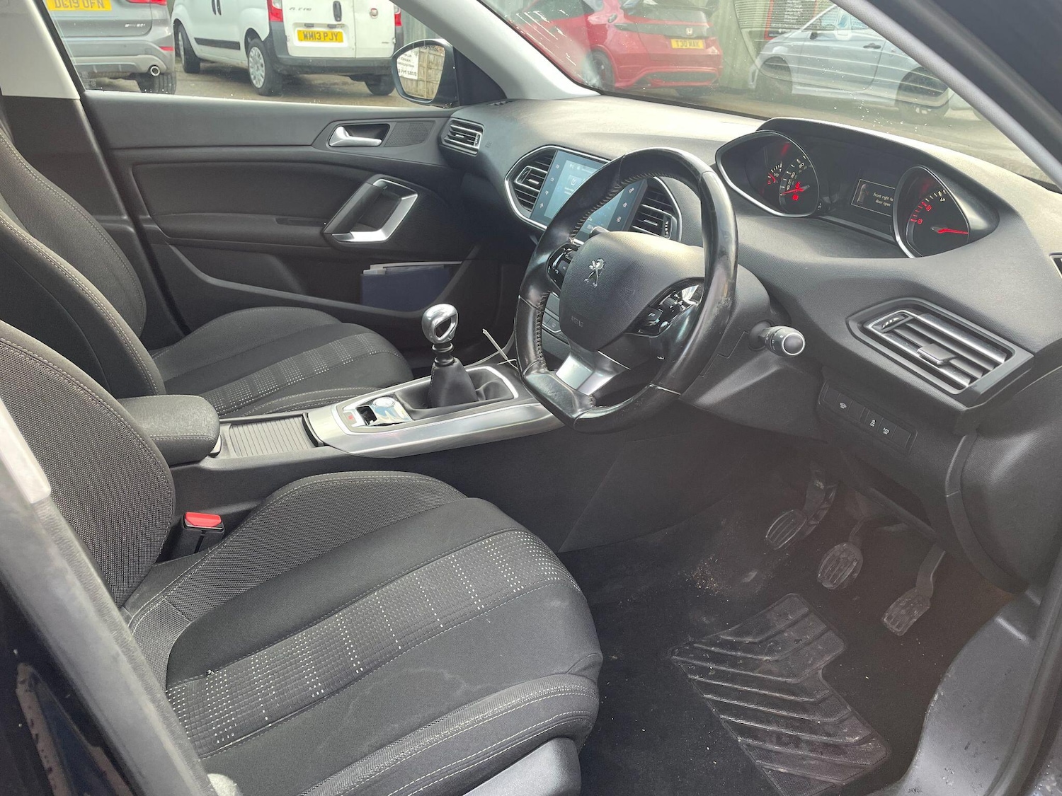 Used Peugeot 308 2015 for sale - 76936007: Photo 5