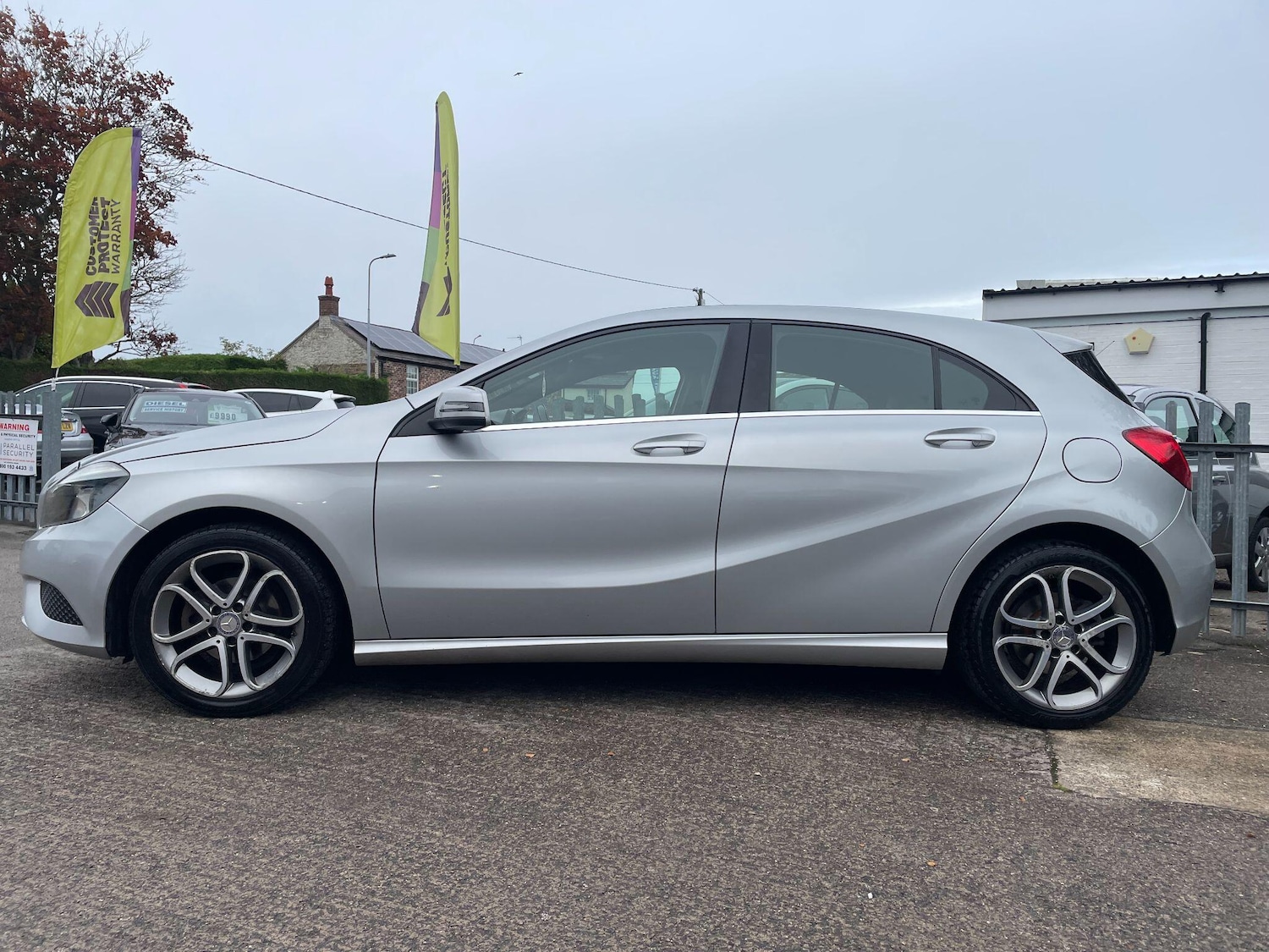 Used Mercedes-Benz A-Class 2015 for sale - 76398734: Photo 2