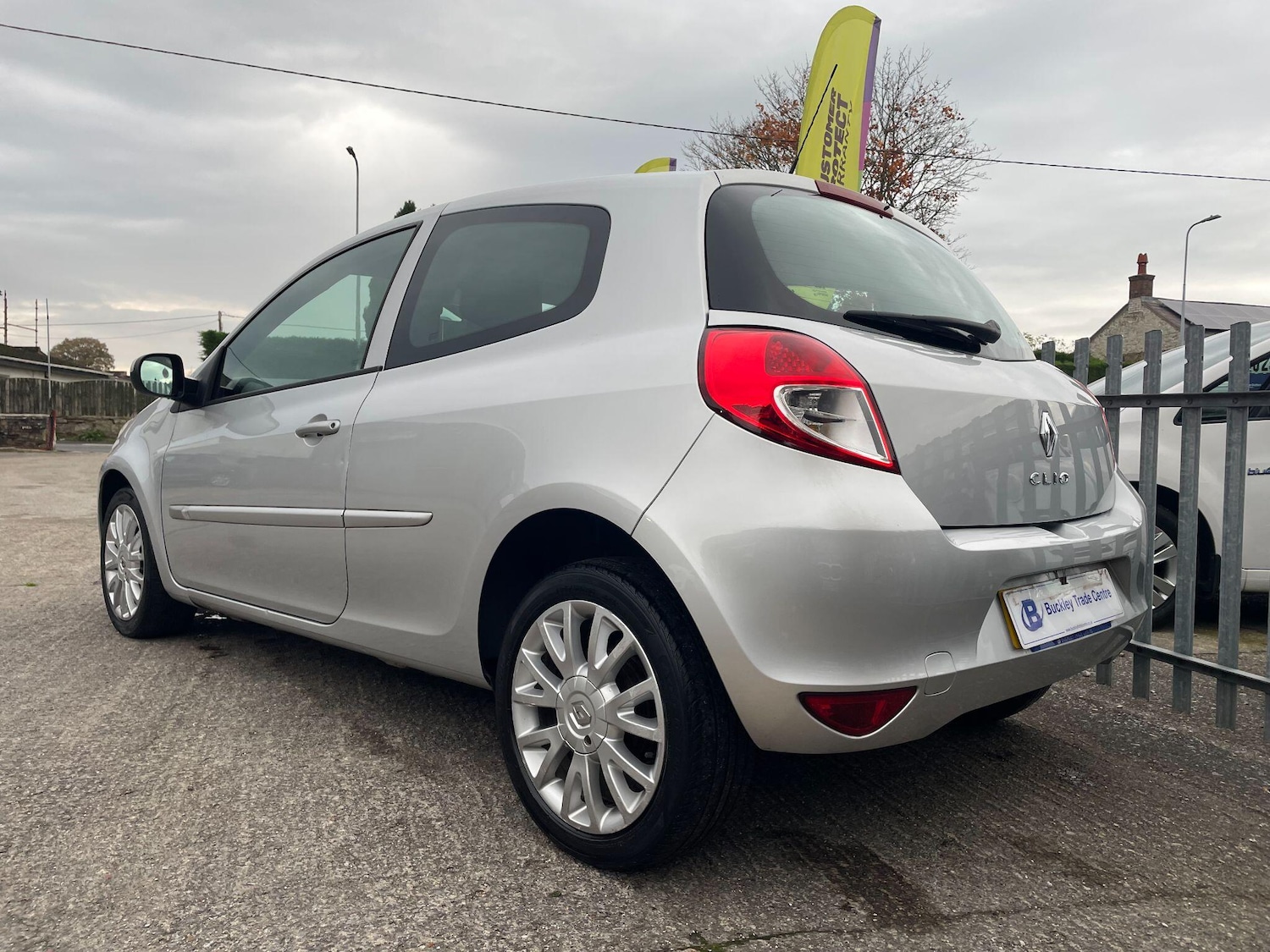 Used Renault Clio 2011 for sale - 76572978: Photo 10