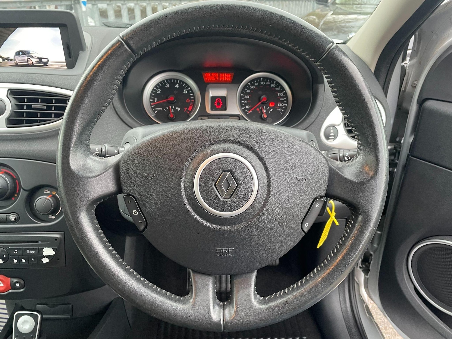 Used Renault Clio 2011 for sale - 76572978: Photo 12