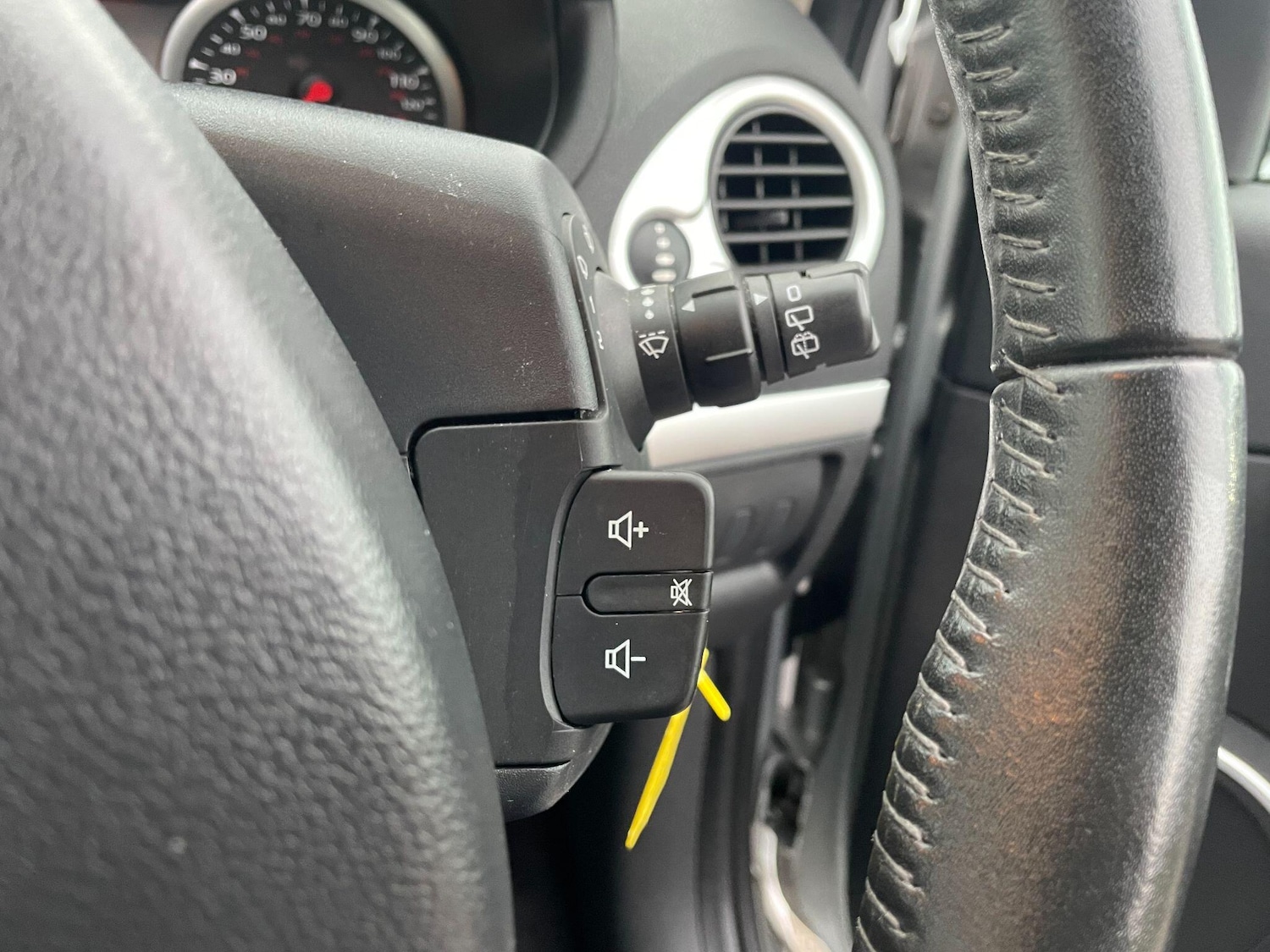 Used Renault Clio 2011 for sale - 76572978: Photo 18