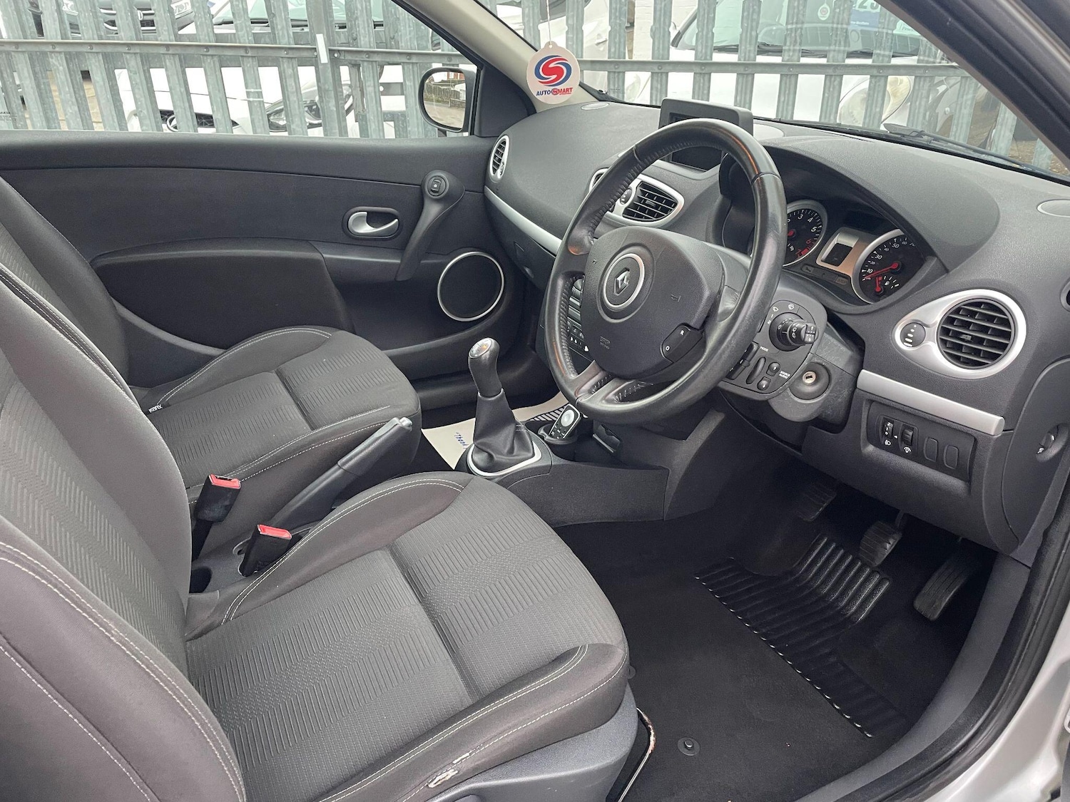 Used Renault Clio 2011 for sale - 76572978: Photo 20