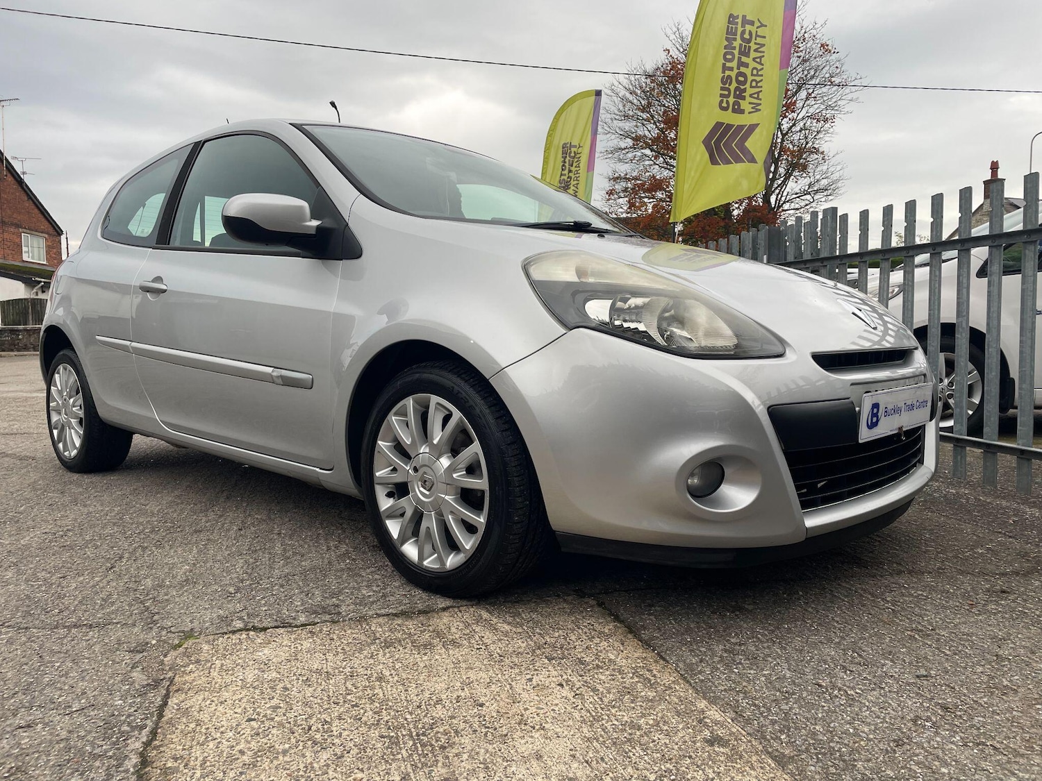 Used Renault Clio 2011 for sale - 76572978: Photo 5