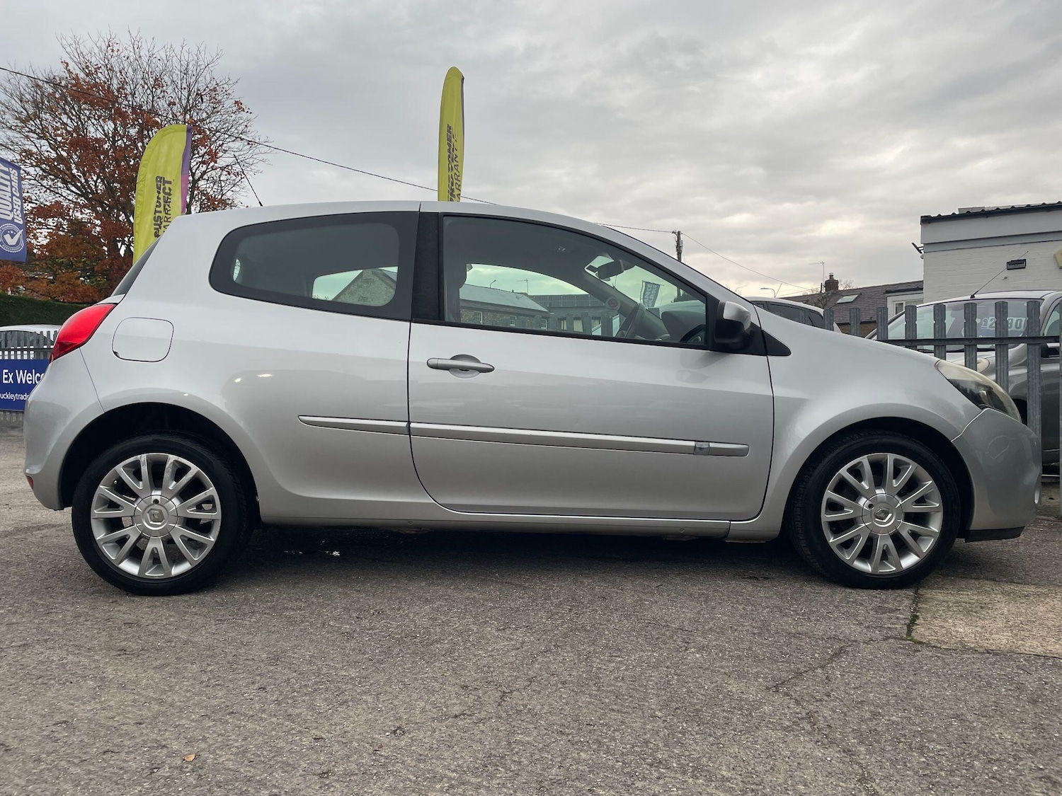 Used Renault Clio 2011 for sale - 76572978: Photo 6