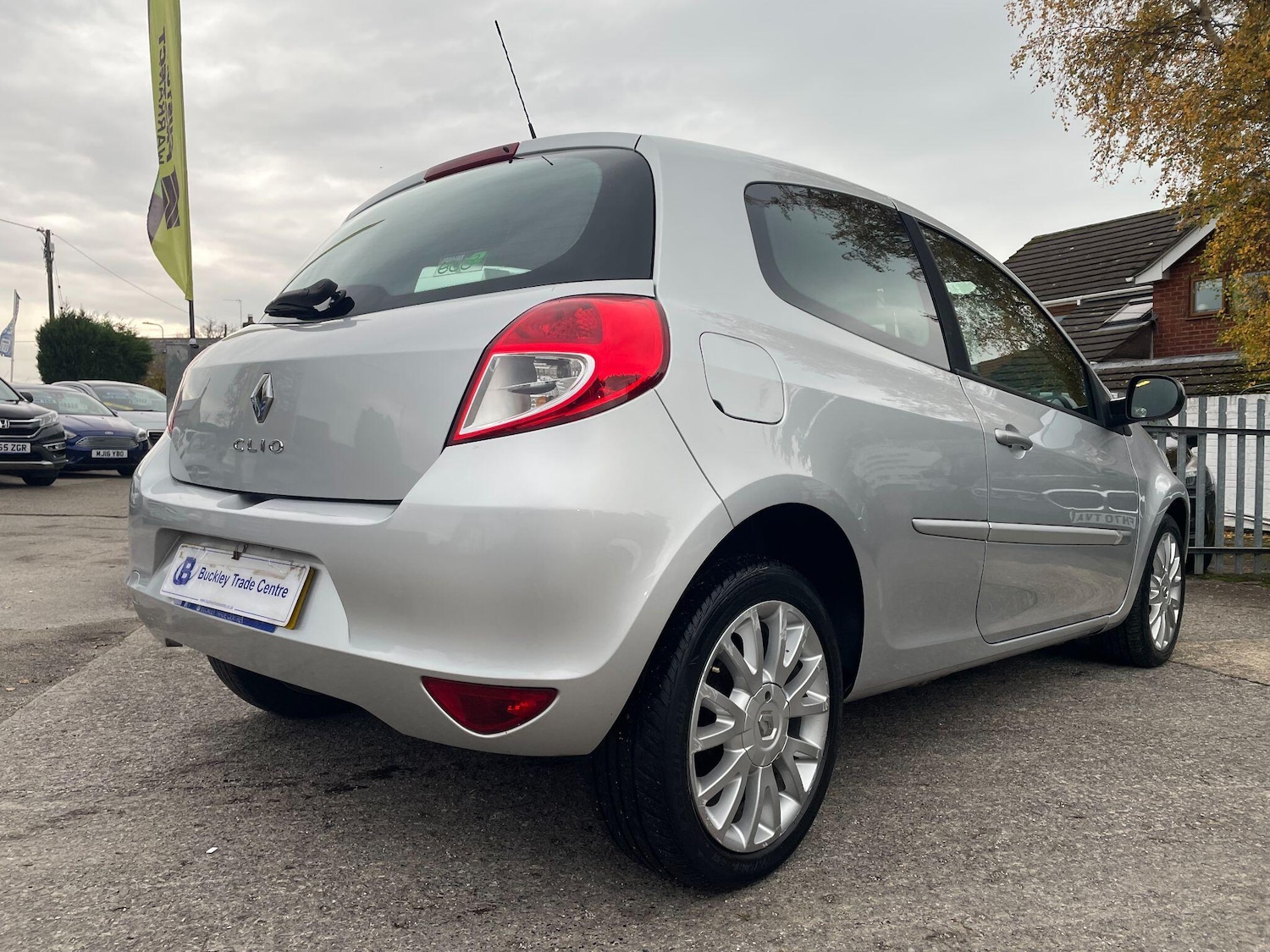 Used Renault Clio 2011 for sale - 76572978: Photo 8