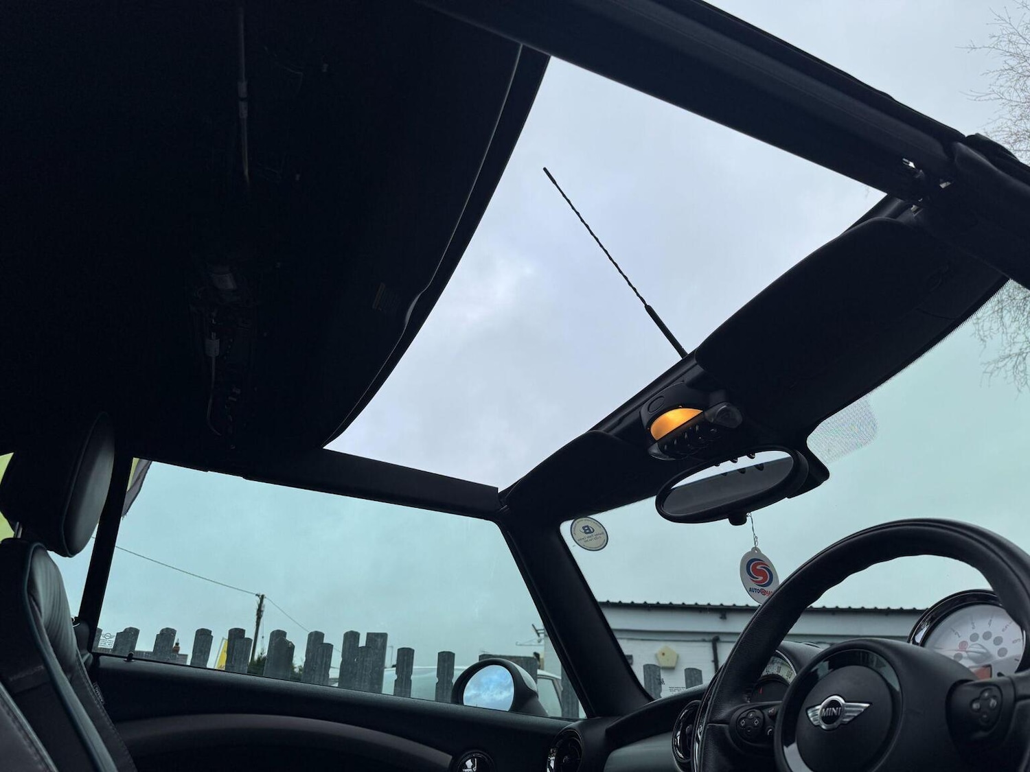 Used MINI Convertible 2014 for sale - 78149886: Photo 13