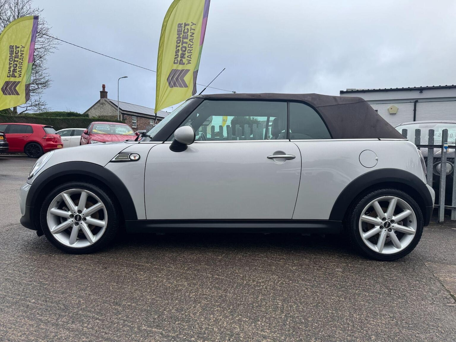 Used MINI Convertible 2014 for sale - 78149886: Photo 2