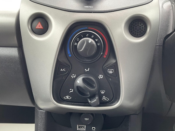 Used Toyota AYGO 2015 for sale - 76166913: Photo 23