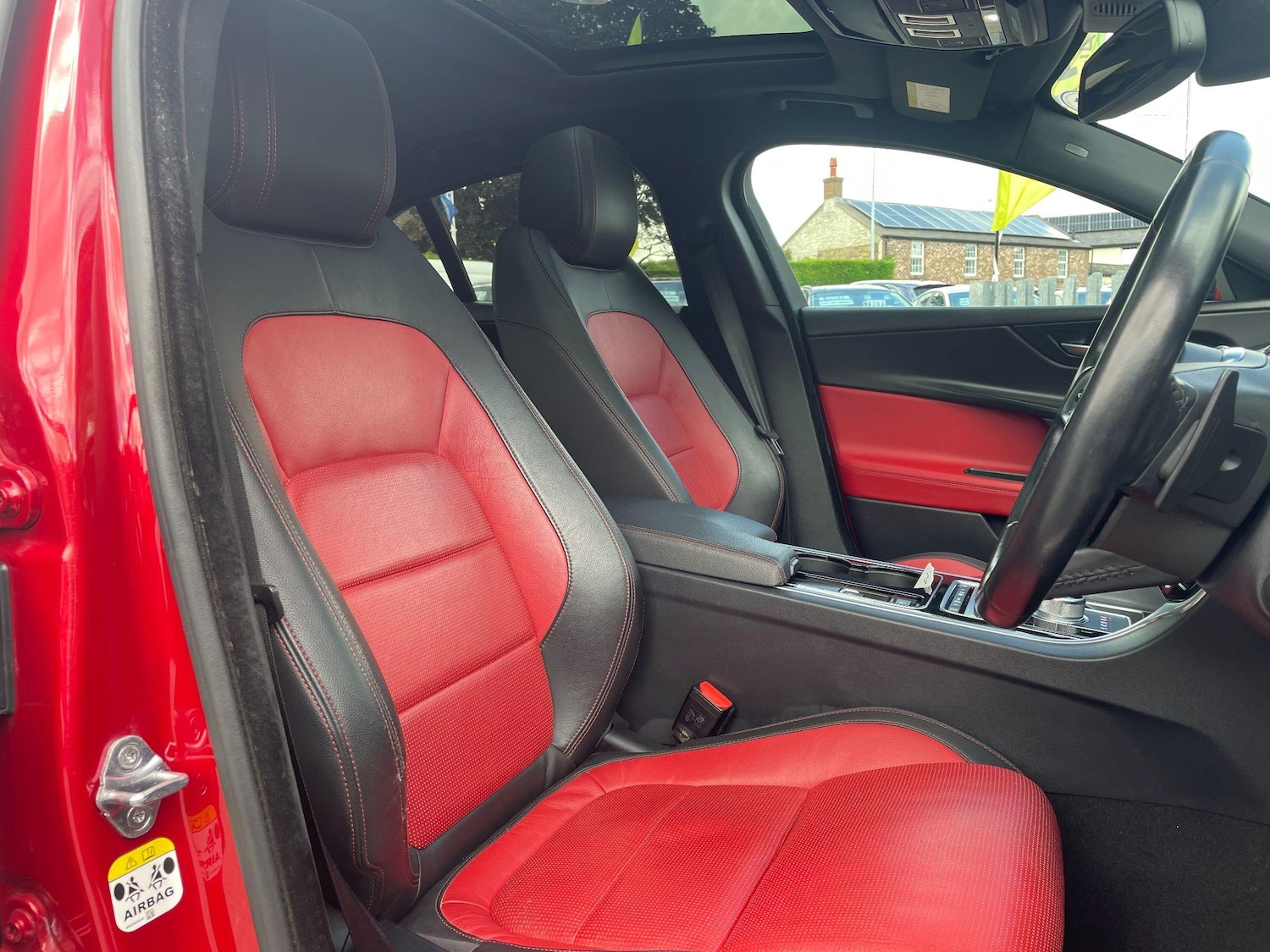 Used Jaguar XE 2015 for sale - 76936258: Photo 15