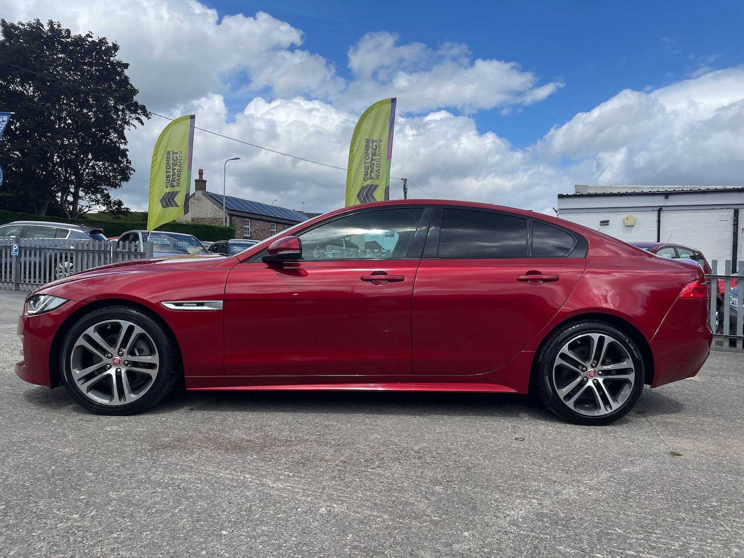 Used Jaguar XE 2015 for sale - 76936258: Photo 2