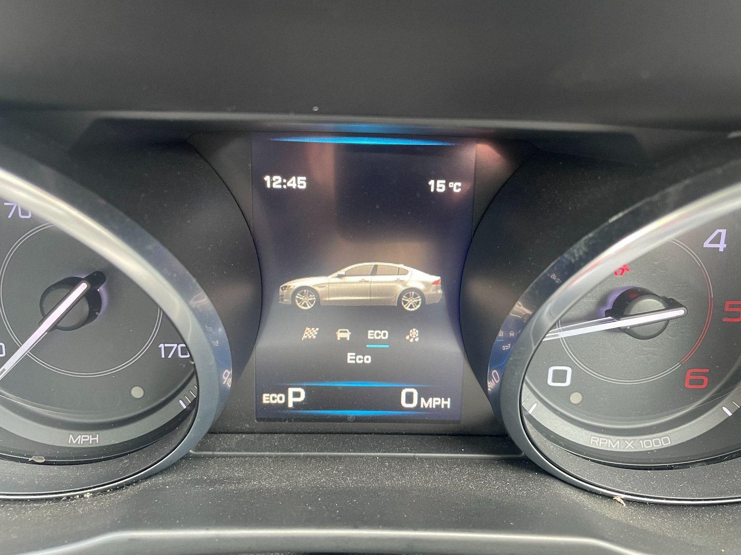 Used Jaguar XE 2015 for sale - 76936258: Photo 27