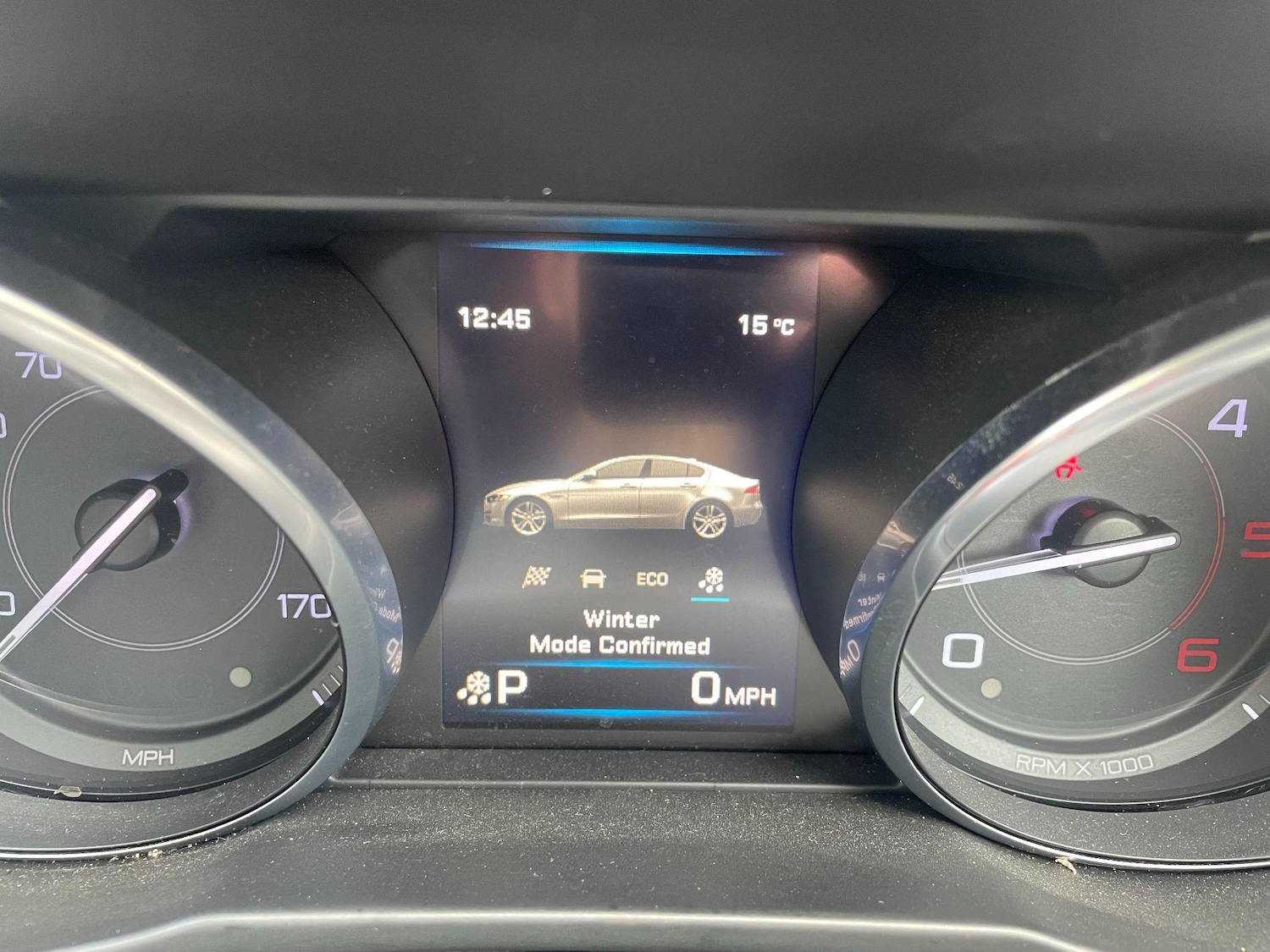 Used Jaguar XE 2015 for sale - 76936258: Photo 28