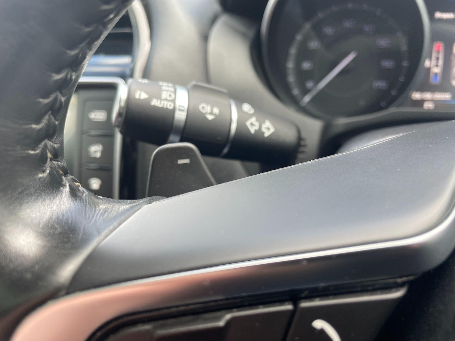 Used Jaguar XE 2015 for sale - 76936258: Photo 36