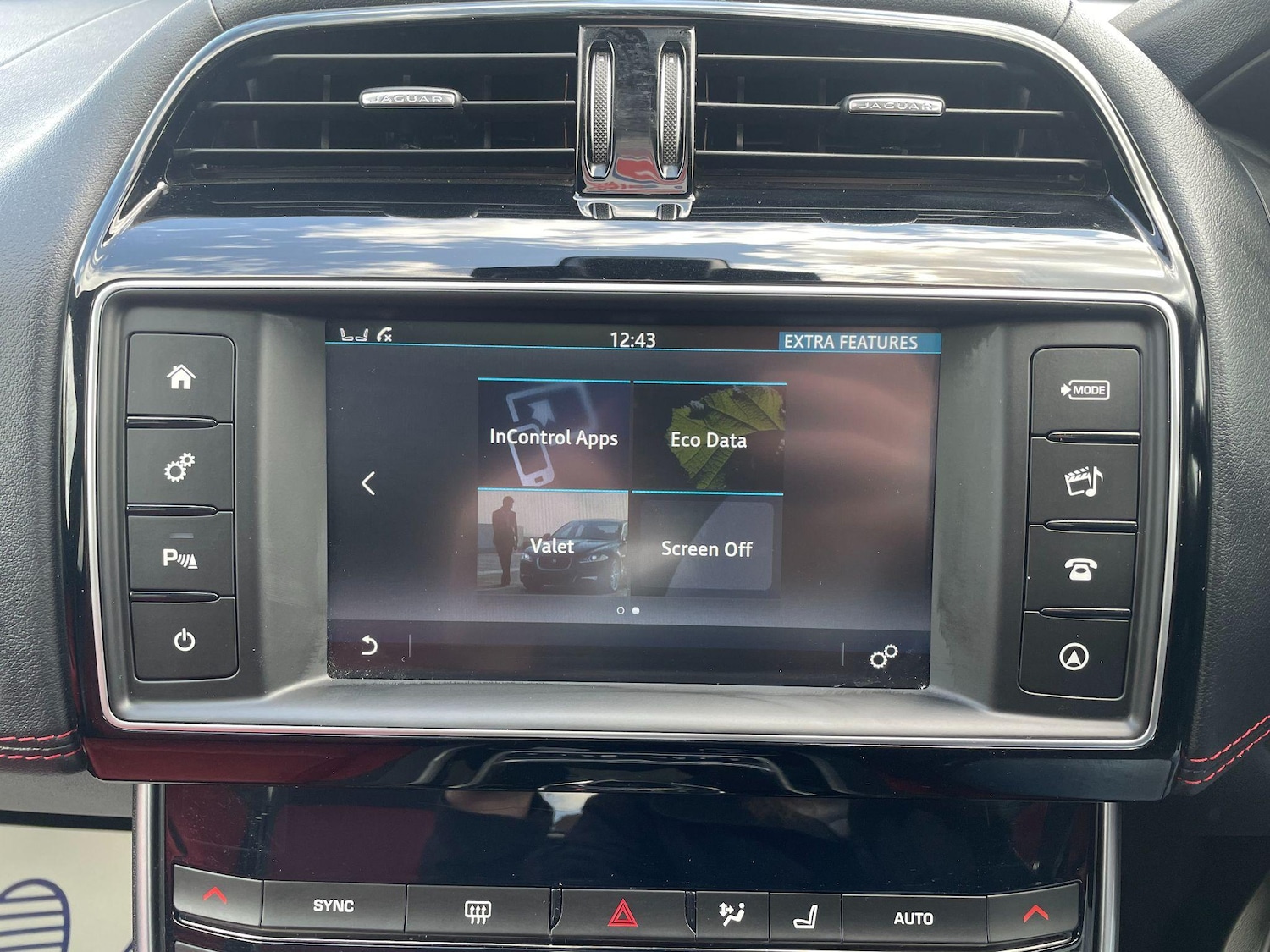 Used Jaguar XE 2015 for sale - 76936258: Photo 40