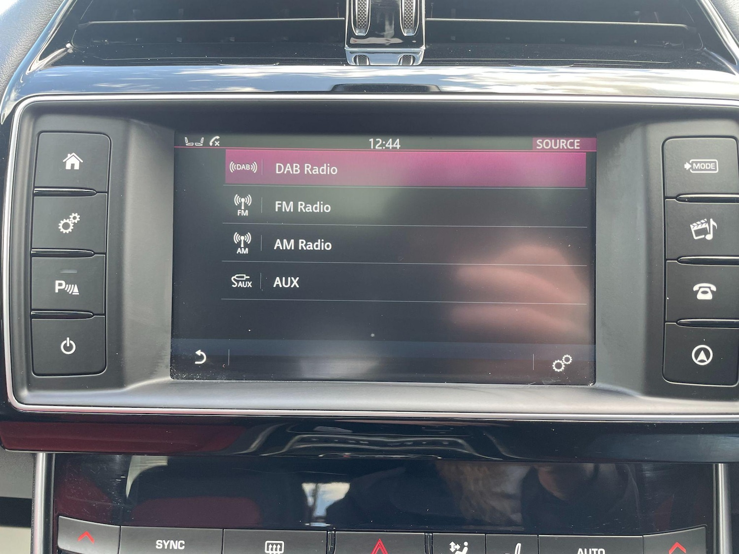 Used Jaguar XE 2015 for sale - 76936258: Photo 42