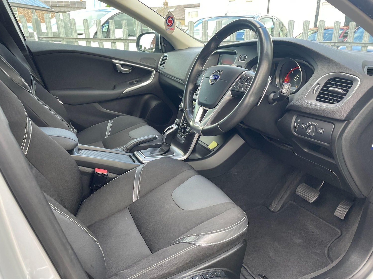 Used Volvo V40 2025 for sale - 76337417: Photo 14