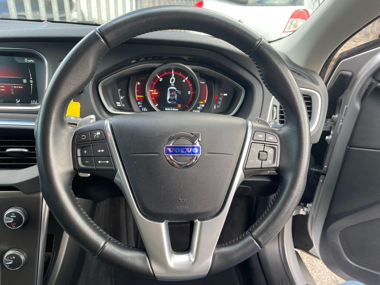 Used Volvo V40 2025 for sale - 76337417: Photo 22