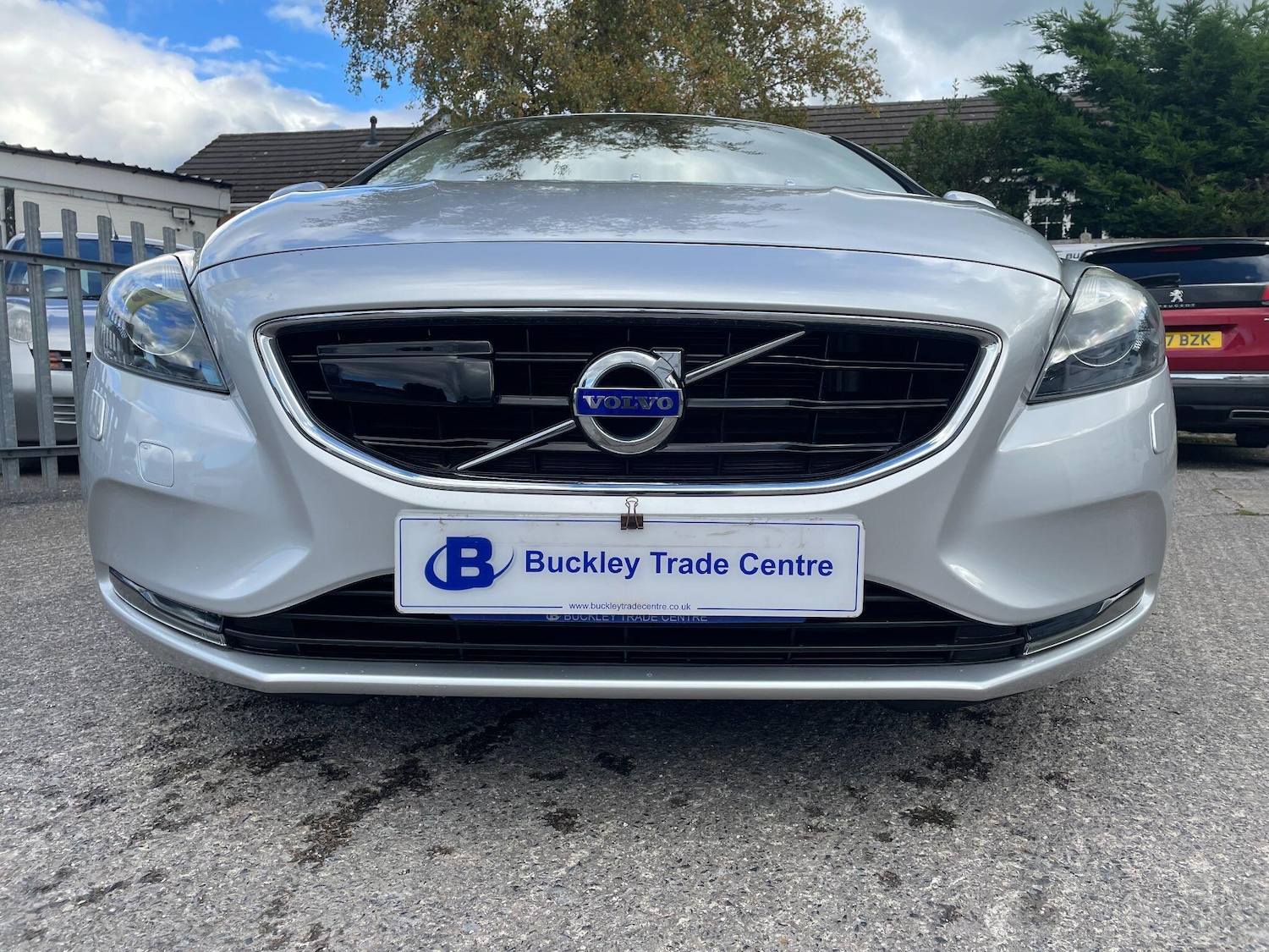 Used Volvo V40 2025 for sale - 76337417: Photo 3