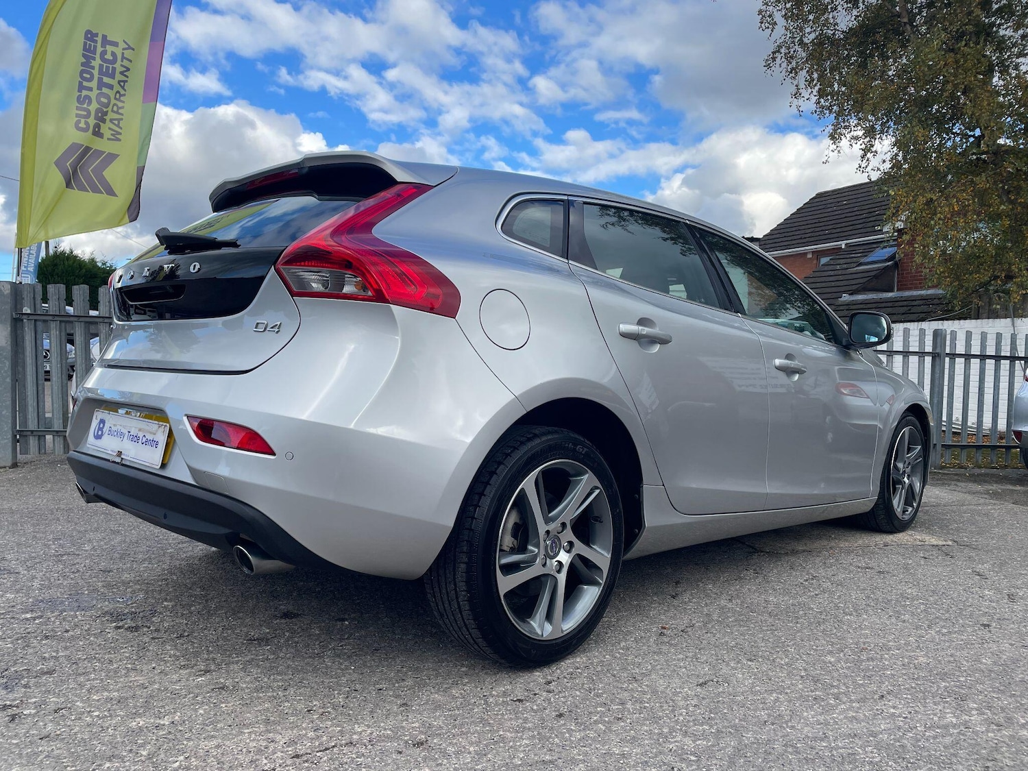 Used Volvo V40 2025 for sale - 76337417: Photo 8