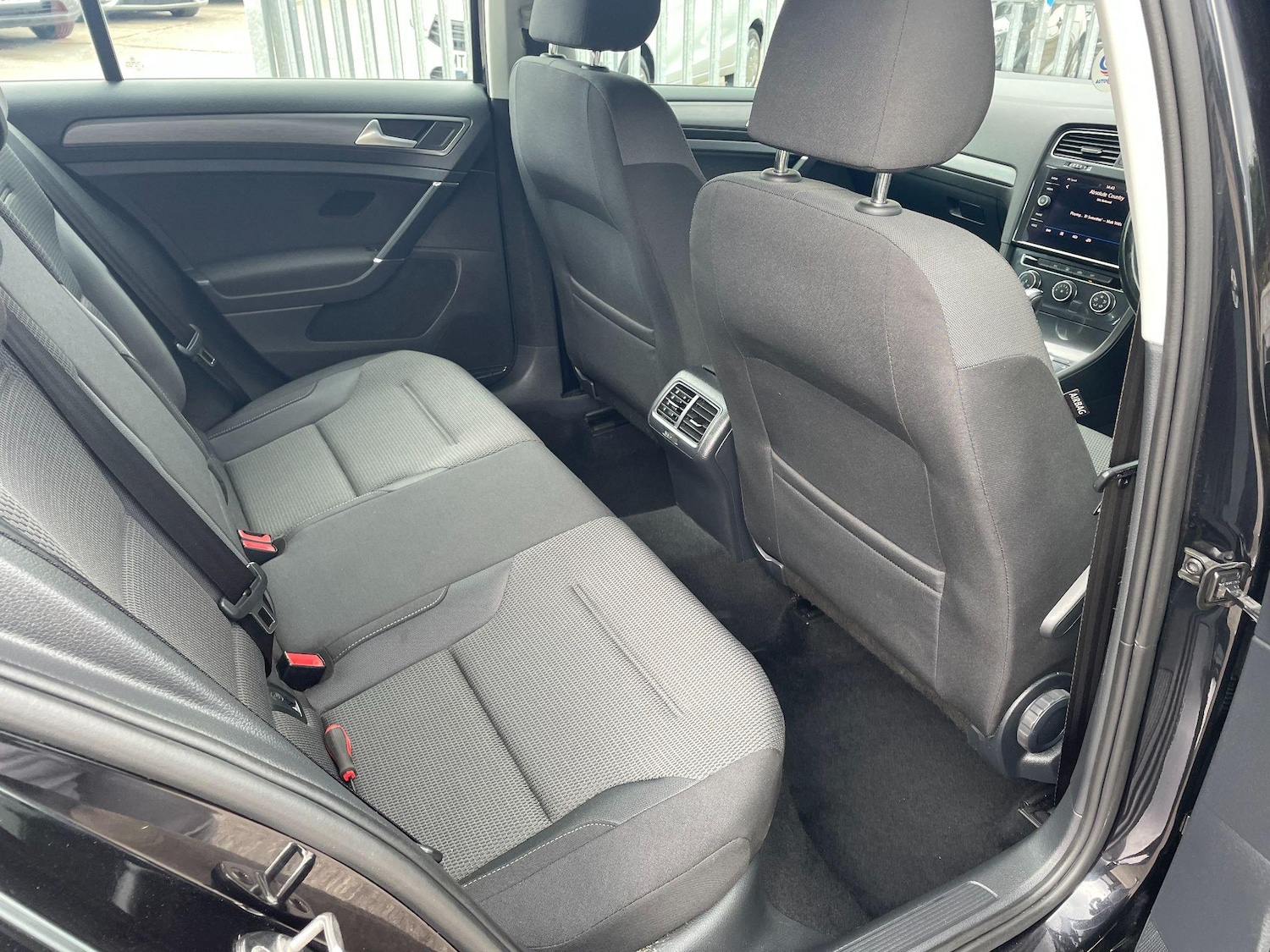 Used Volkswagen Golf 2018 for sale - 76993921: Photo 16