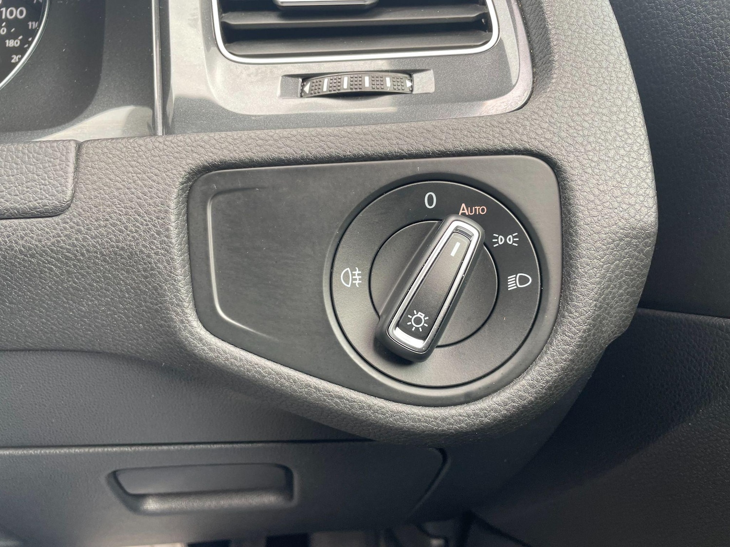 Used Volkswagen Golf 2018 for sale - 76993921: Photo 27