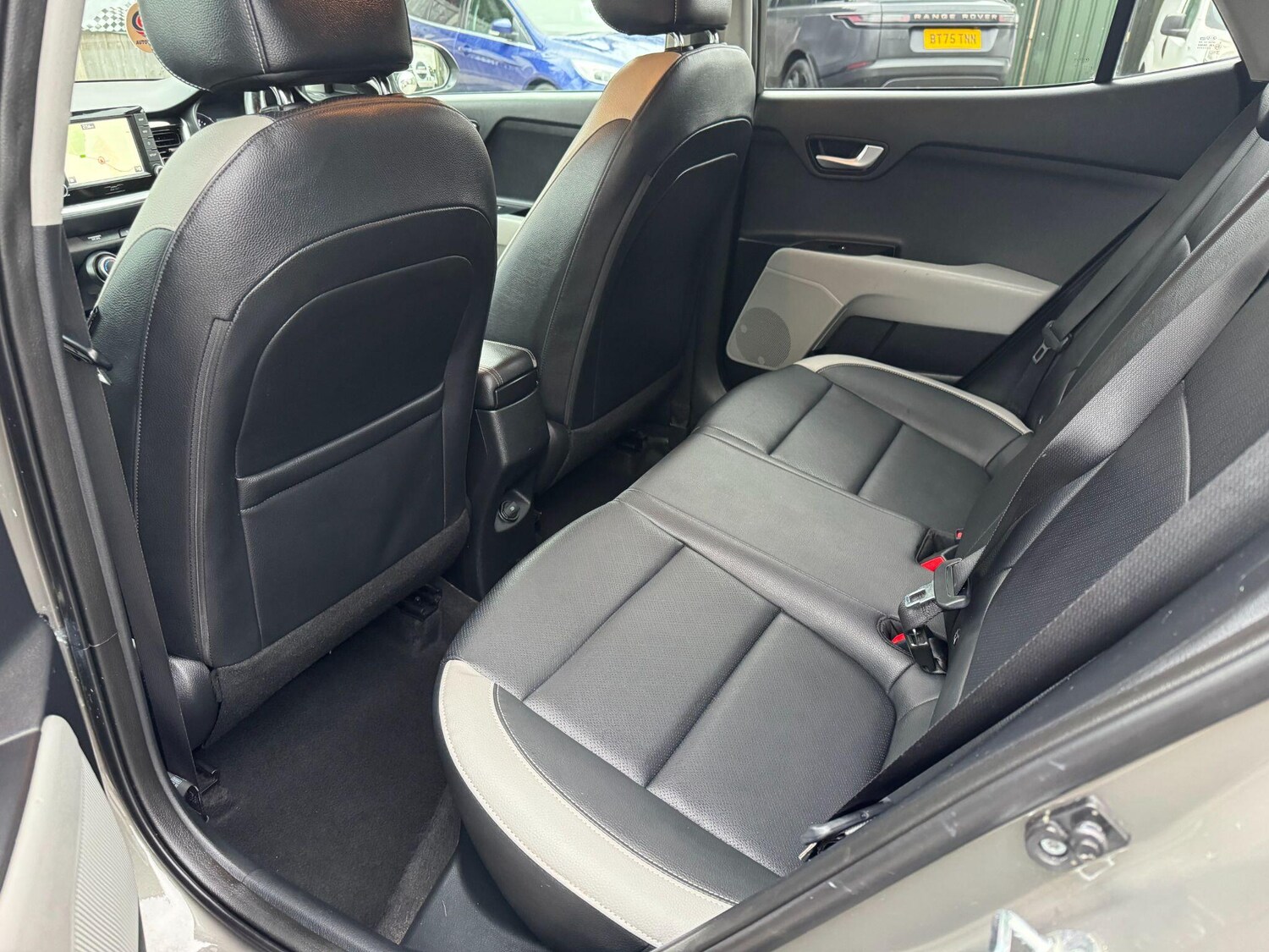 Used Kia Stonic for sale - 78127311: Photo 16