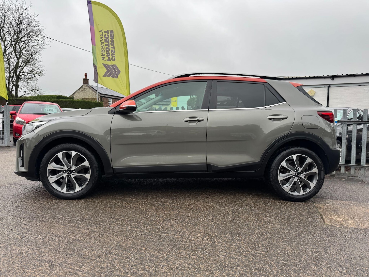 Used Kia Stonic for sale - 78127311: Photo 2