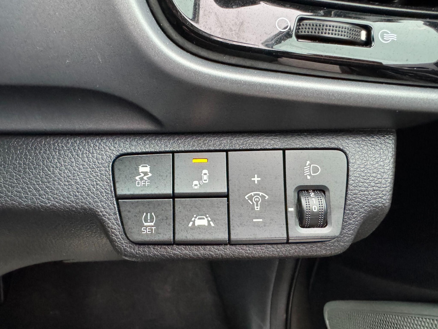 Used Kia Stonic for sale - 78127311: Photo 24